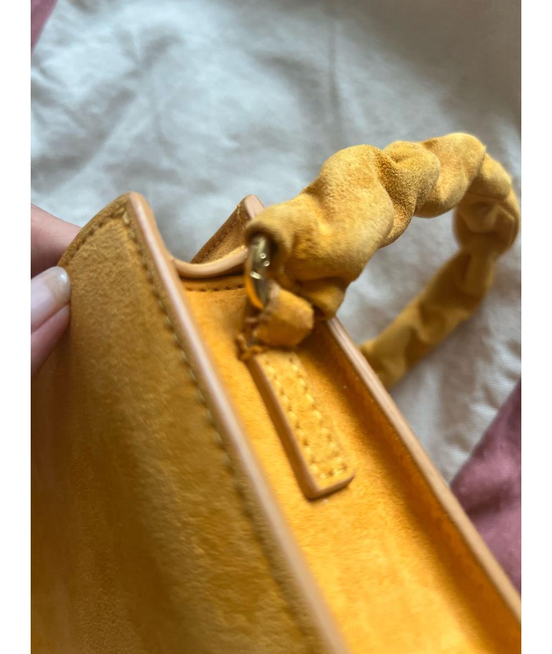 JACQUEMUS Оранжевая замшевая сумка с короткими ручками, фото 6