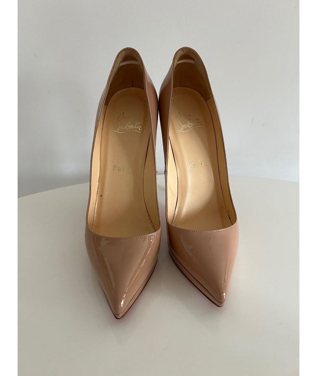 CHRISTIAN LOUBOUTIN Бежевые туфли из лакированной кожи, фото 2