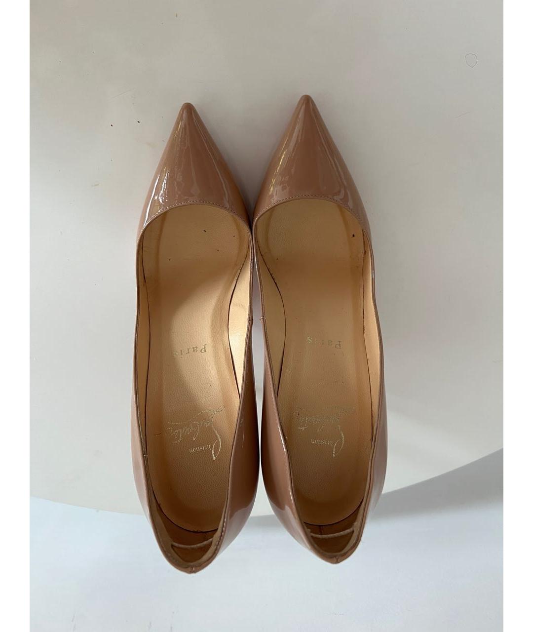 CHRISTIAN LOUBOUTIN Бежевые туфли из лакированной кожи, фото 3