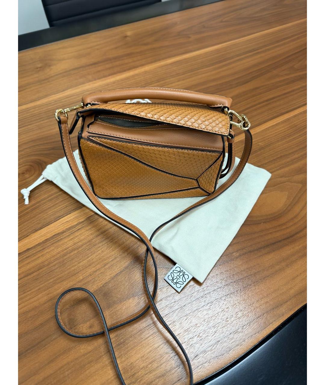 LOEWE Коричневая кожаная сумка через плечо, фото 5