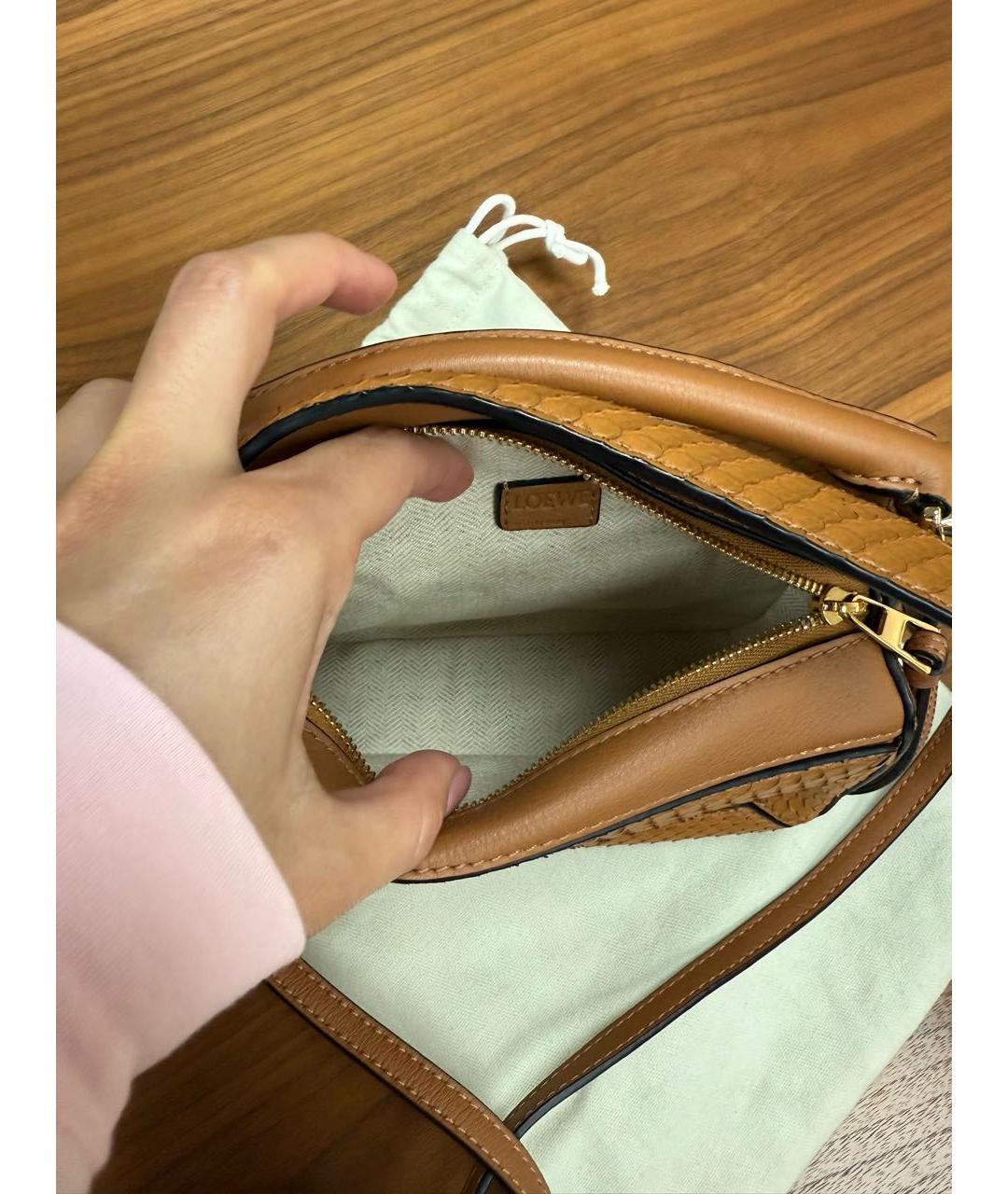 LOEWE Коричневая кожаная сумка через плечо, фото 4