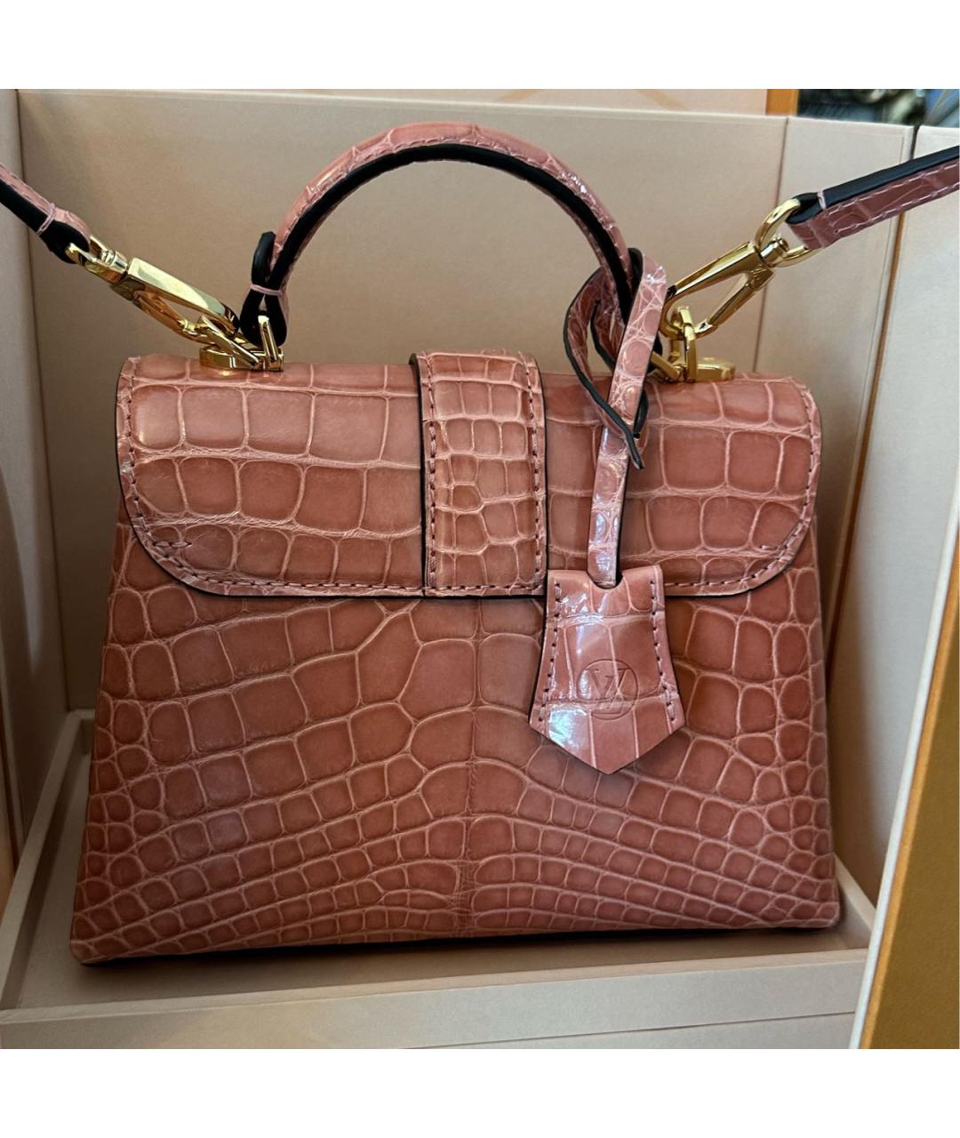 LOUIS VUITTON Коралловая сумка с короткими ручками из экзотической кожи, фото 3