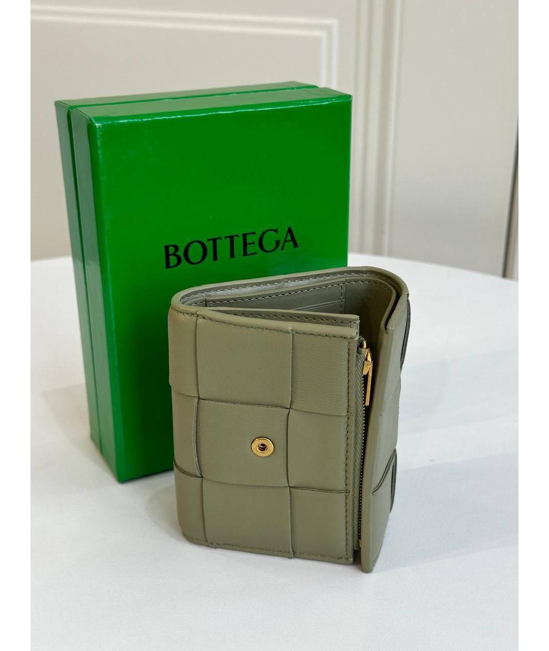 BOTTEGA VENETA Салатовый кожаный кошелек, фото 2
