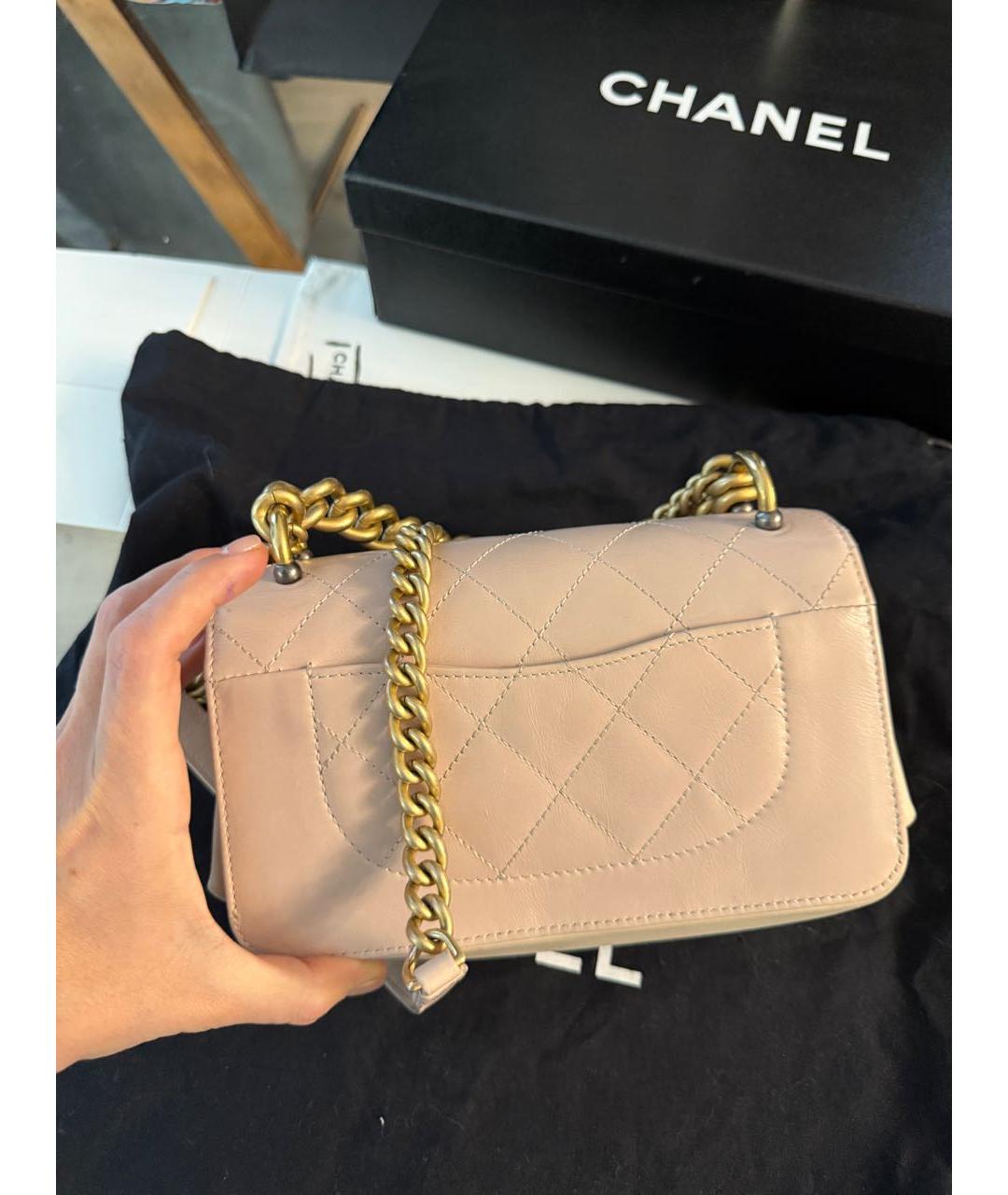 CHANEL Бежевая кожаная сумка через плечо, фото 3