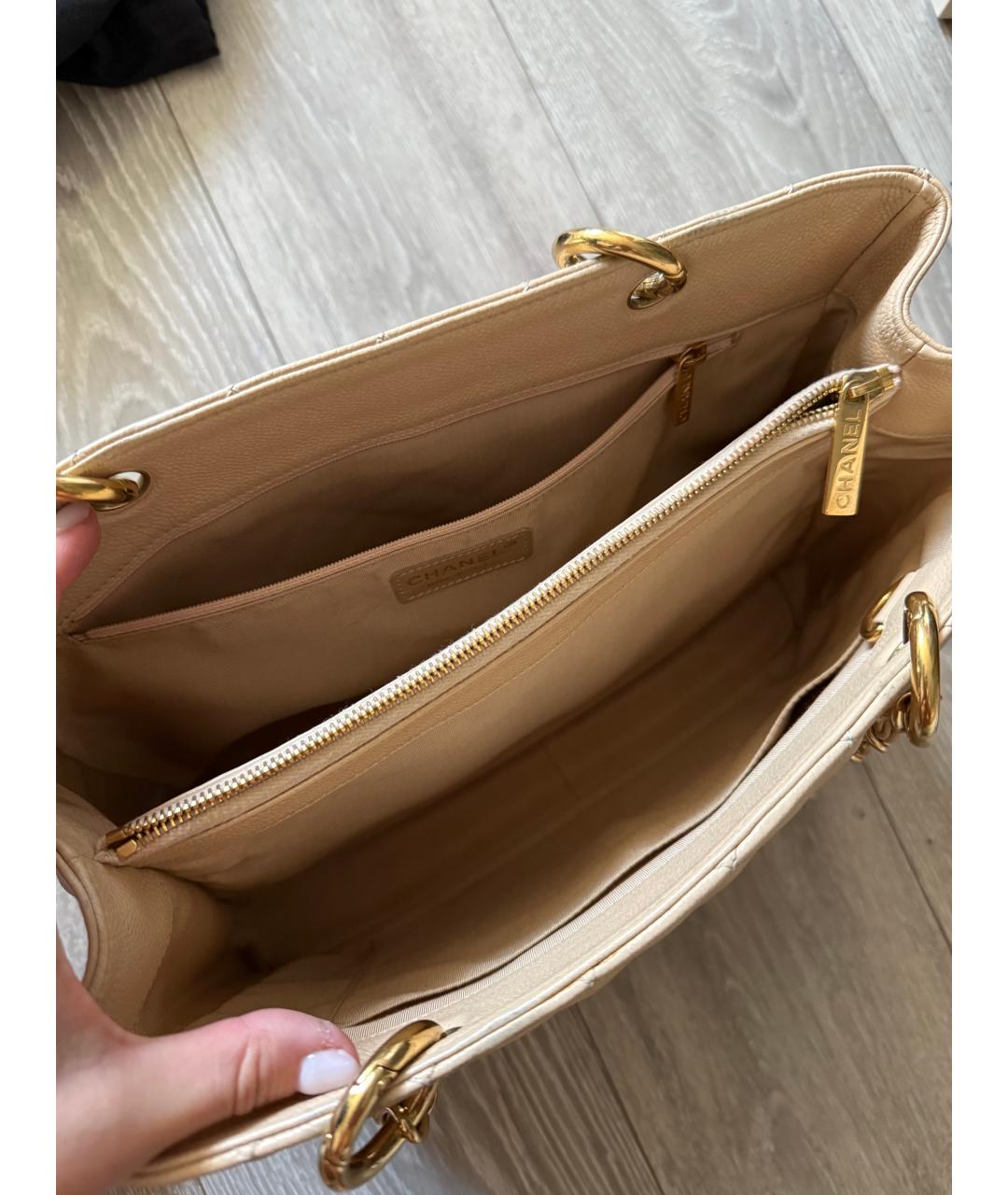 CHANEL Бежевая кожаная сумка тоут, фото 3