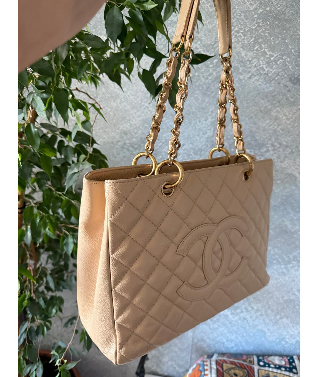 CHANEL Бежевая кожаная сумка тоут, фото 4