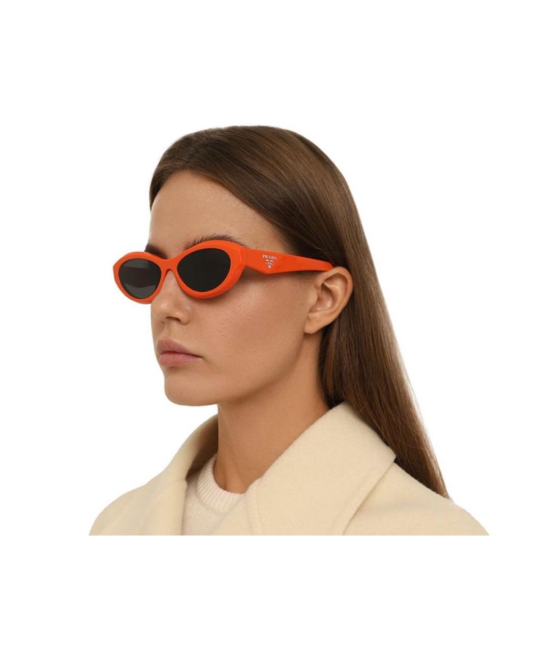 PRADA Оранжевое пластиковые солнцезащитные очки, фото 4