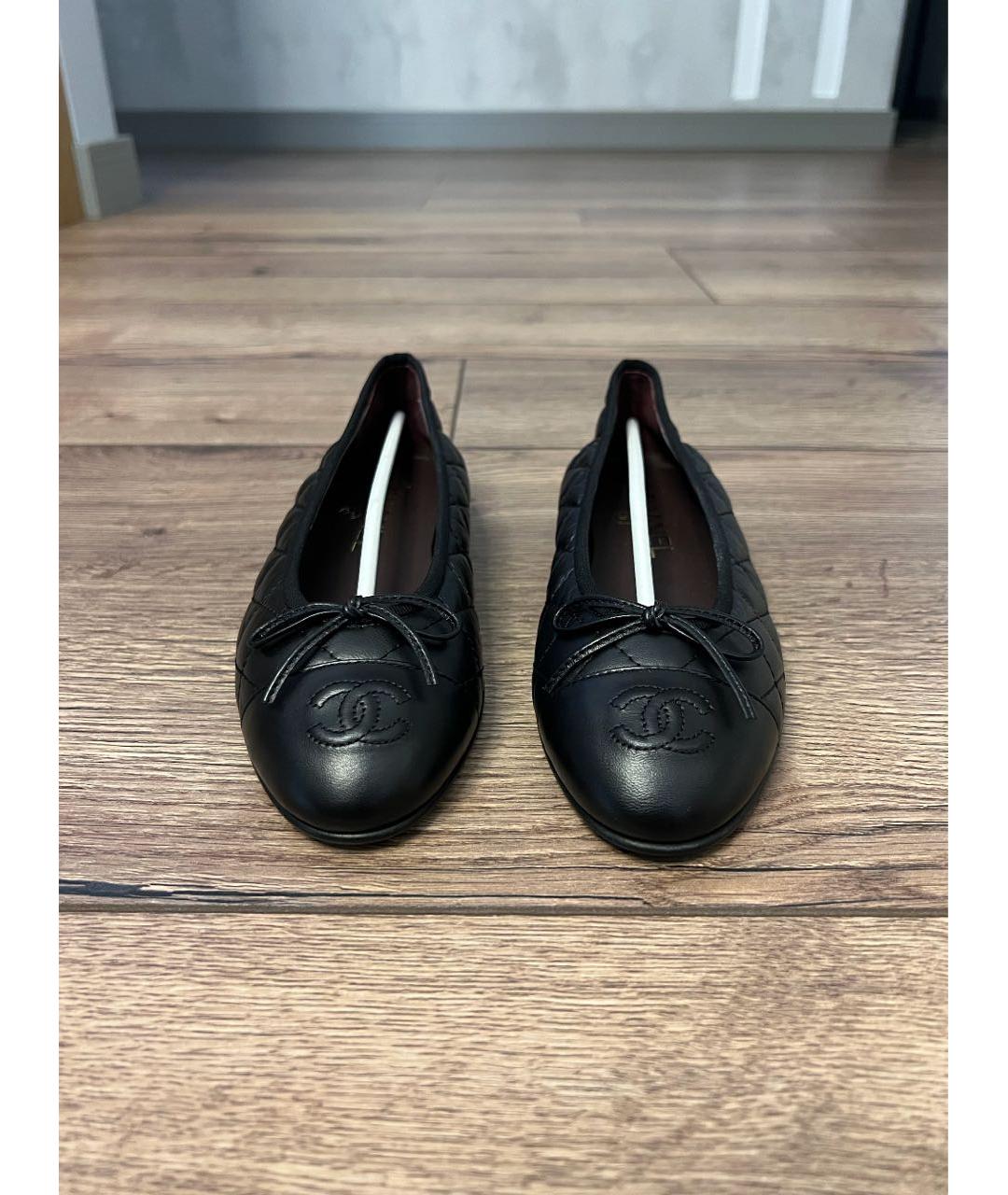 CHANEL Черные кожаные балетки, фото 2