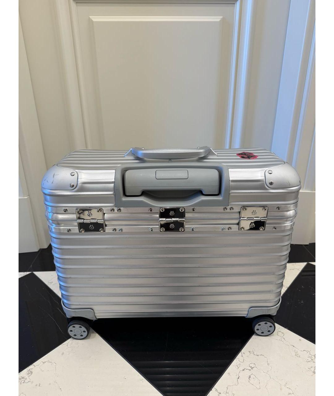 Rimowa Серебрянный чемодан, фото 6