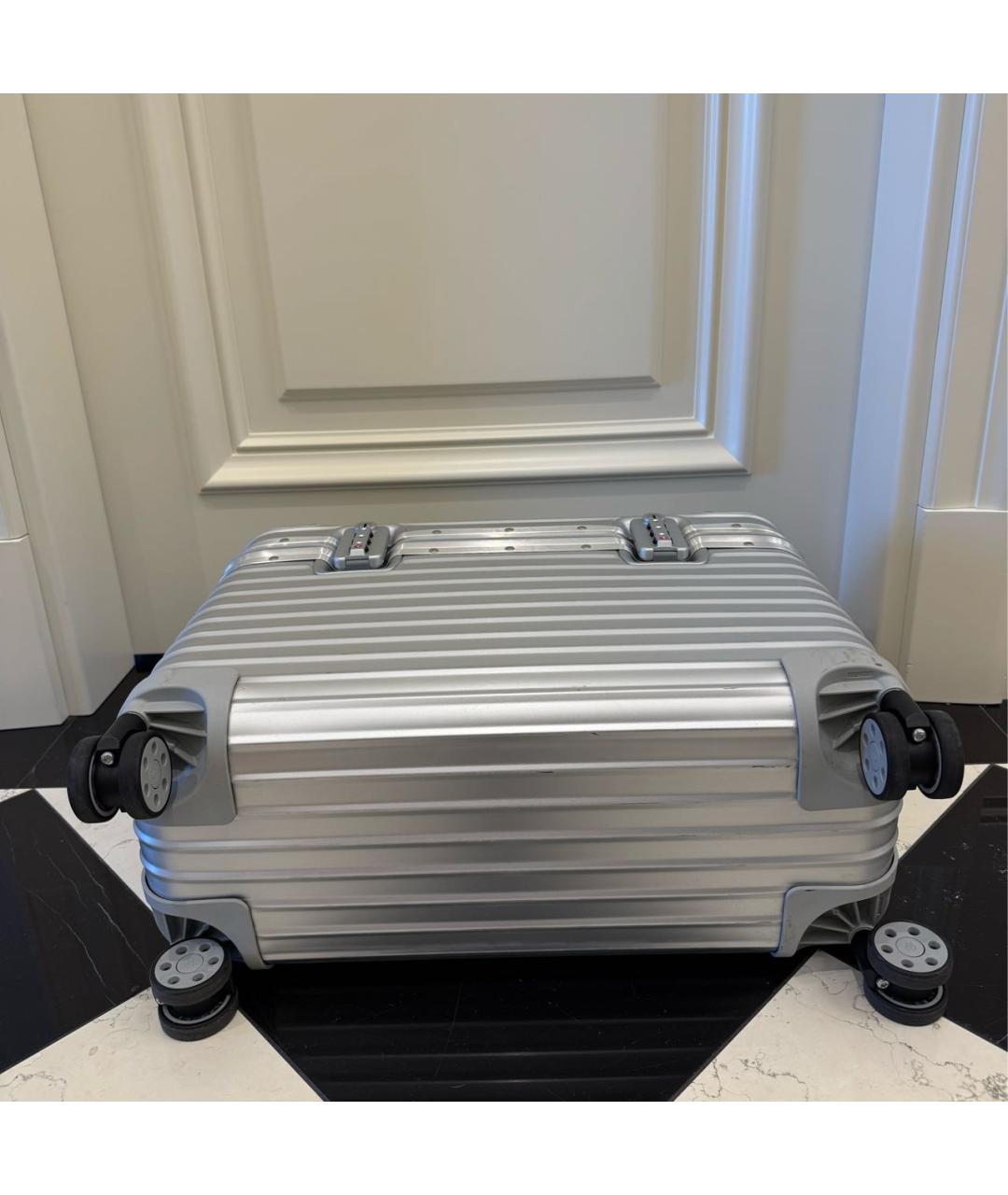 Rimowa Серебрянный чемодан, фото 3