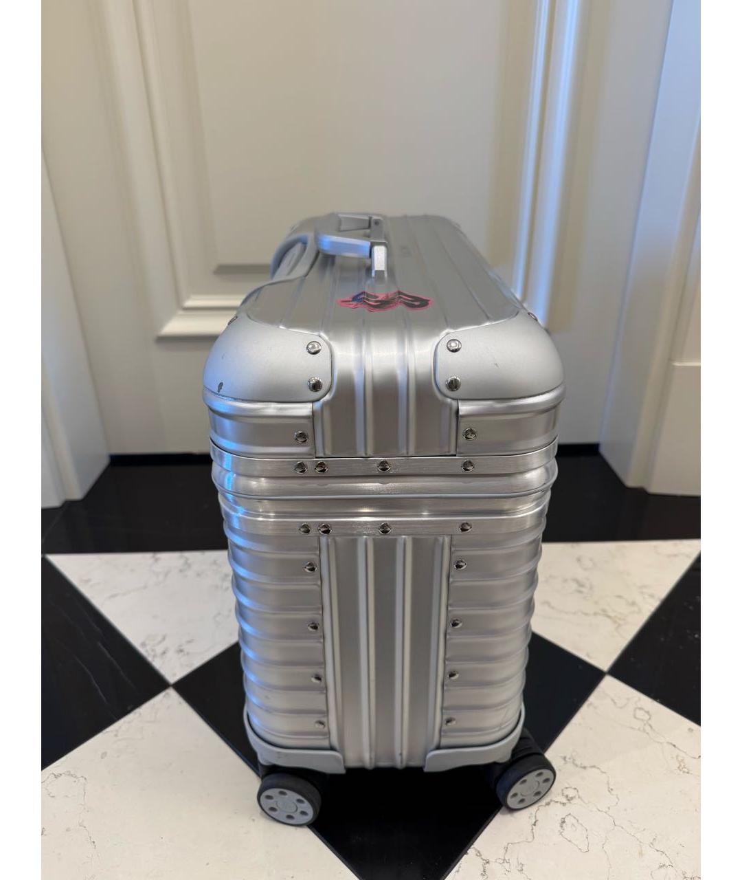 Rimowa Серебрянный чемодан, фото 2