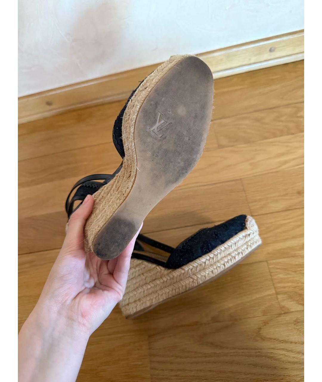 LOUIS VUITTON Темно-синие текстильные босоножки, фото 5
