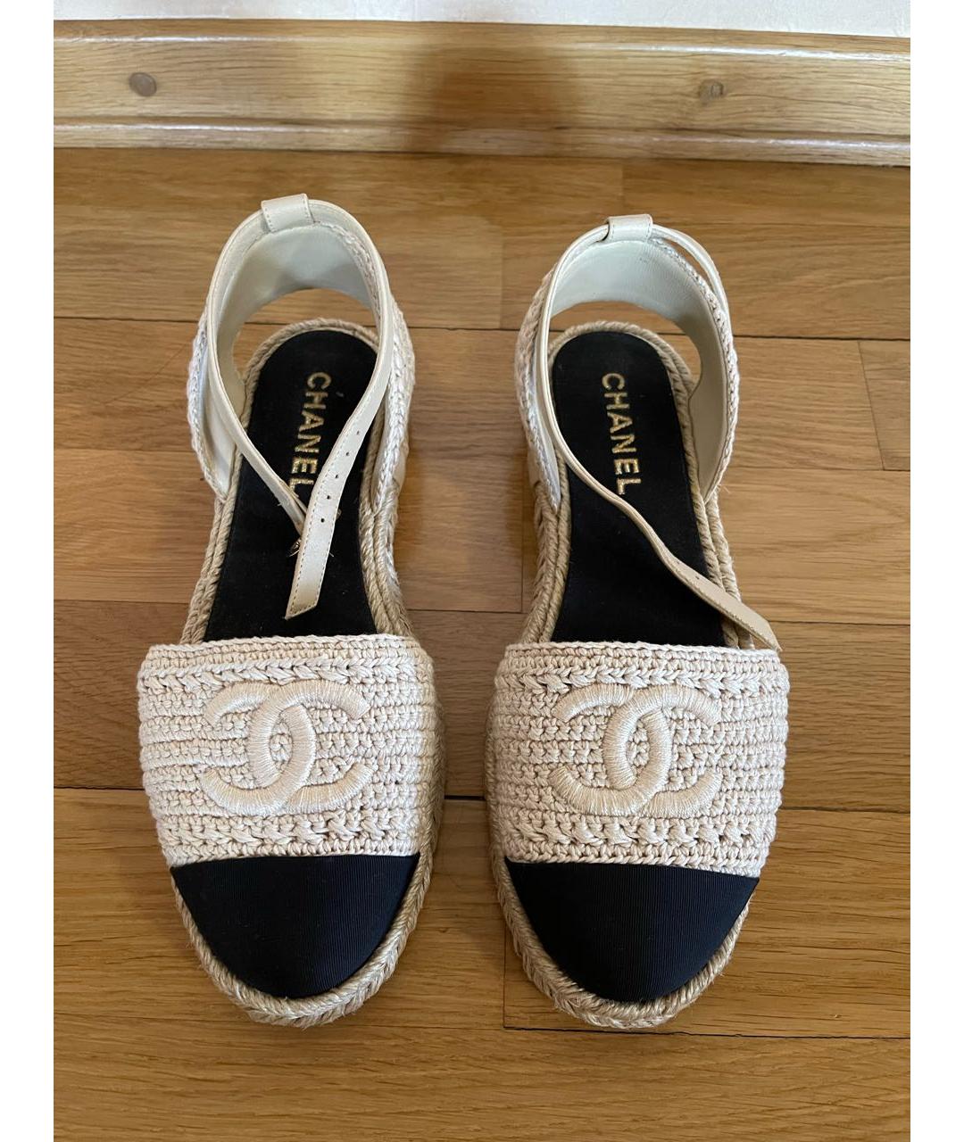 CHANEL Бежевые босоножки, фото 2