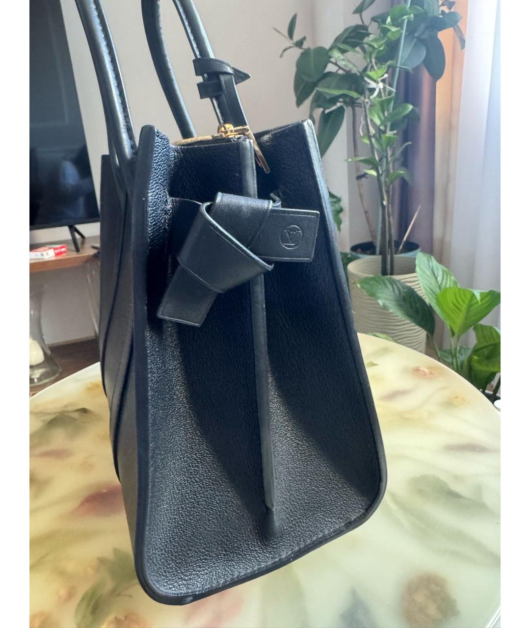 LOUIS VUITTON Черная кожаная сумка с короткими ручками, фото 5