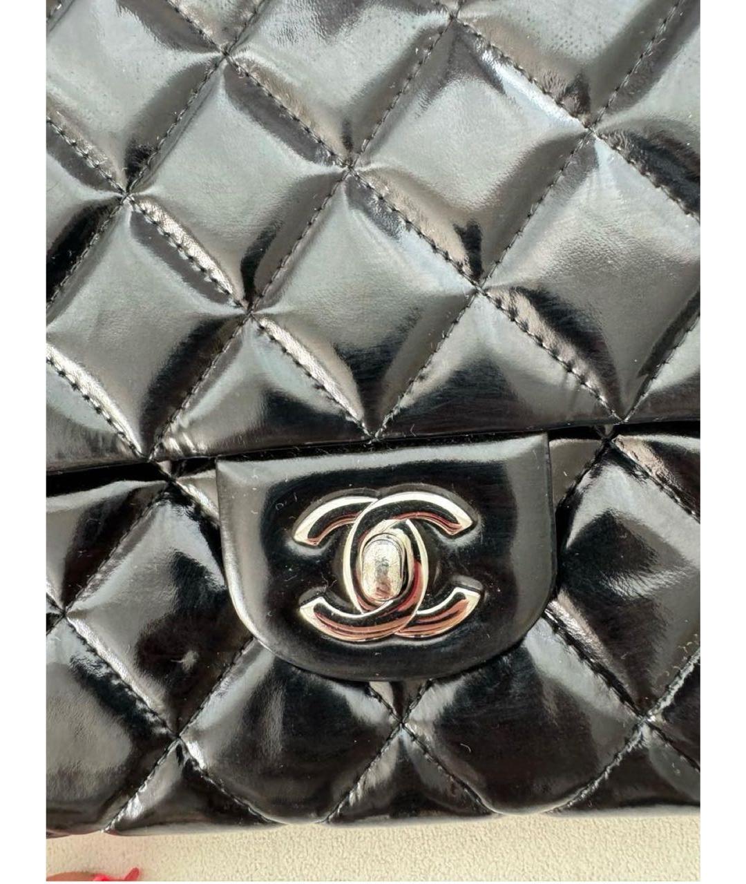 CHANEL Черная сумка через плечо из лакированной кожи, фото 7