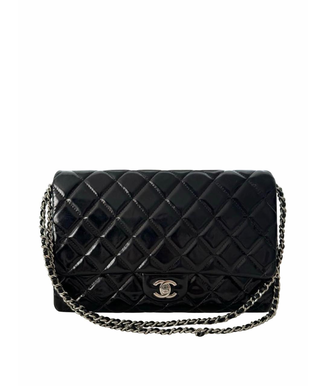 CHANEL Черная сумка через плечо из лакированной кожи, фото 1