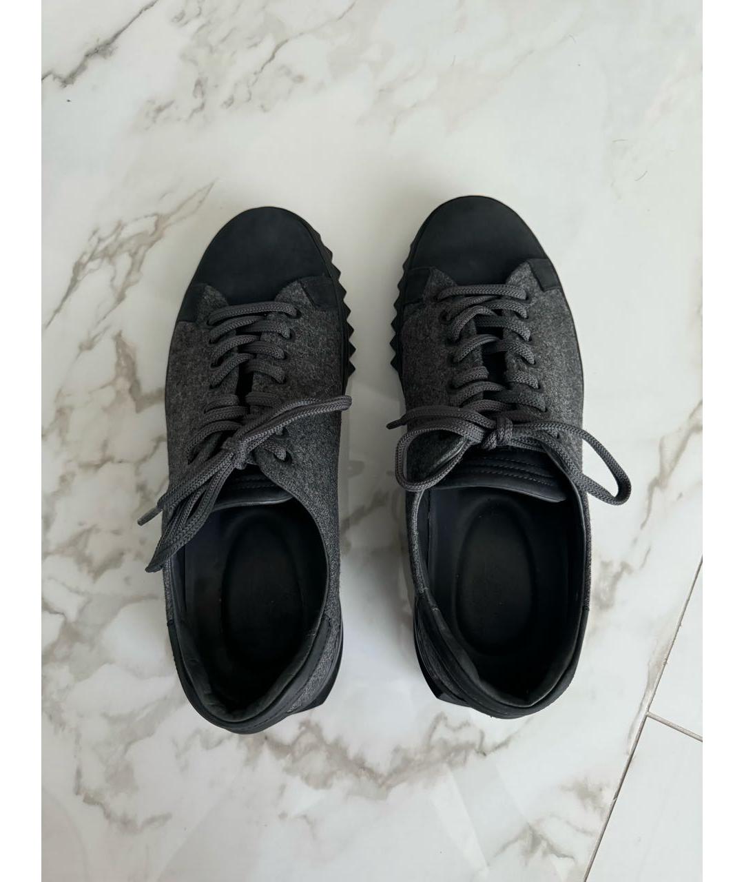 FERRAGAMO Антрацитовые нубуковые низкие кроссовки / кеды, фото 3