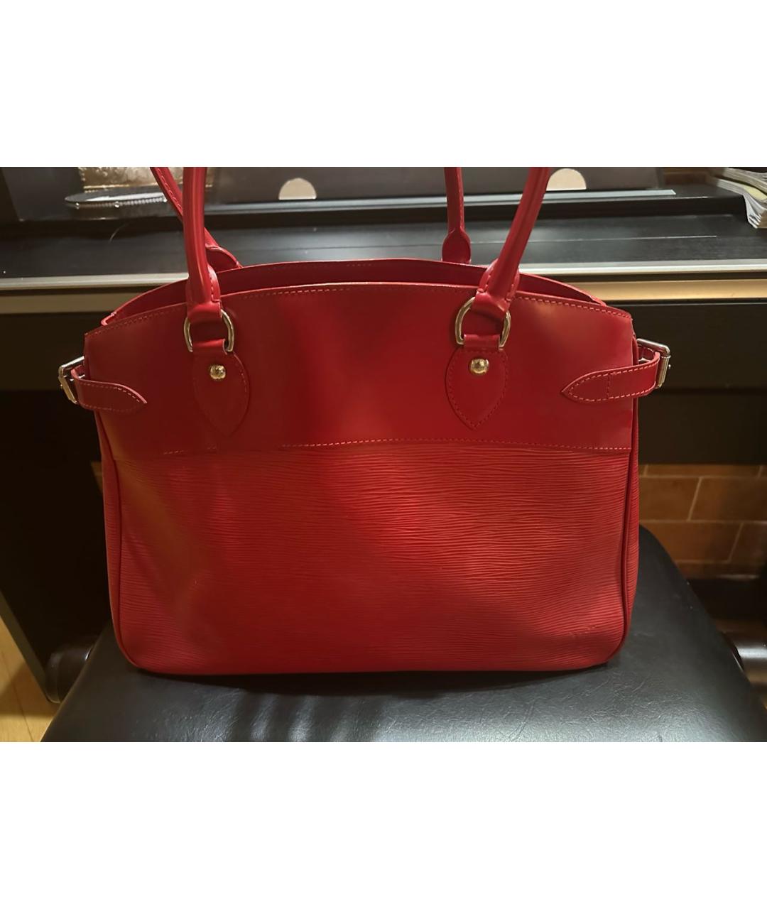 LOUIS VUITTON Красная кожаная сумка тоут, фото 2