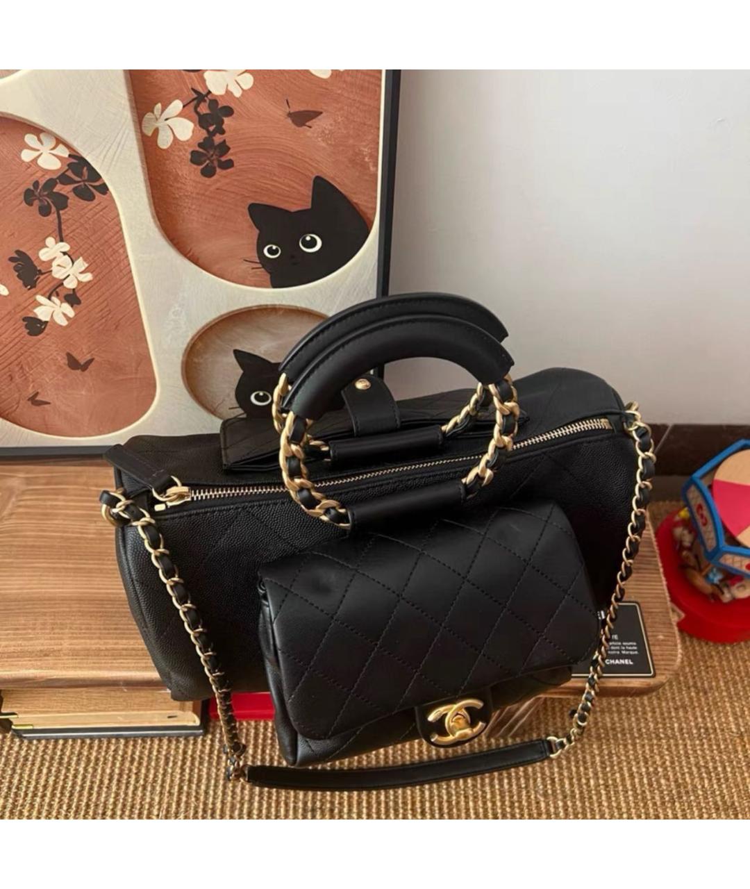 CHANEL Черная кожаная сумка с короткими ручками, фото 3