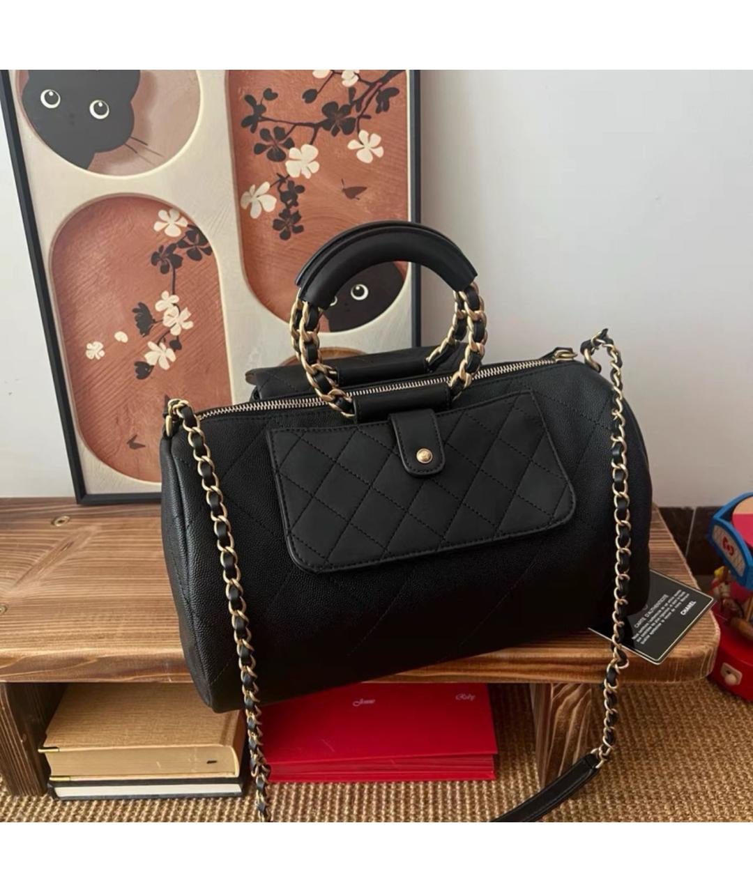 CHANEL Черная кожаная сумка с короткими ручками, фото 5