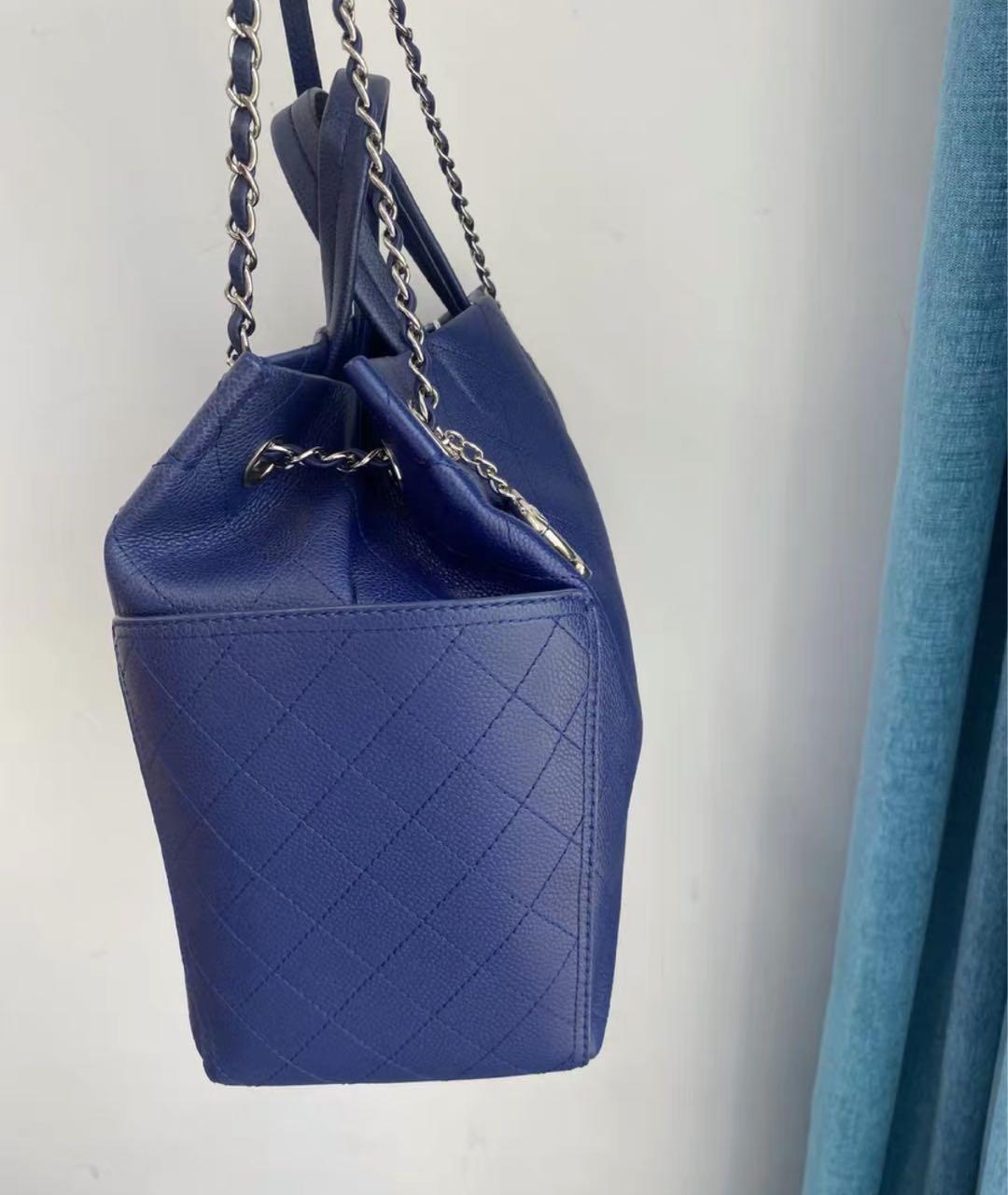 CHANEL Синяя кожаная сумка тоут, фото 3