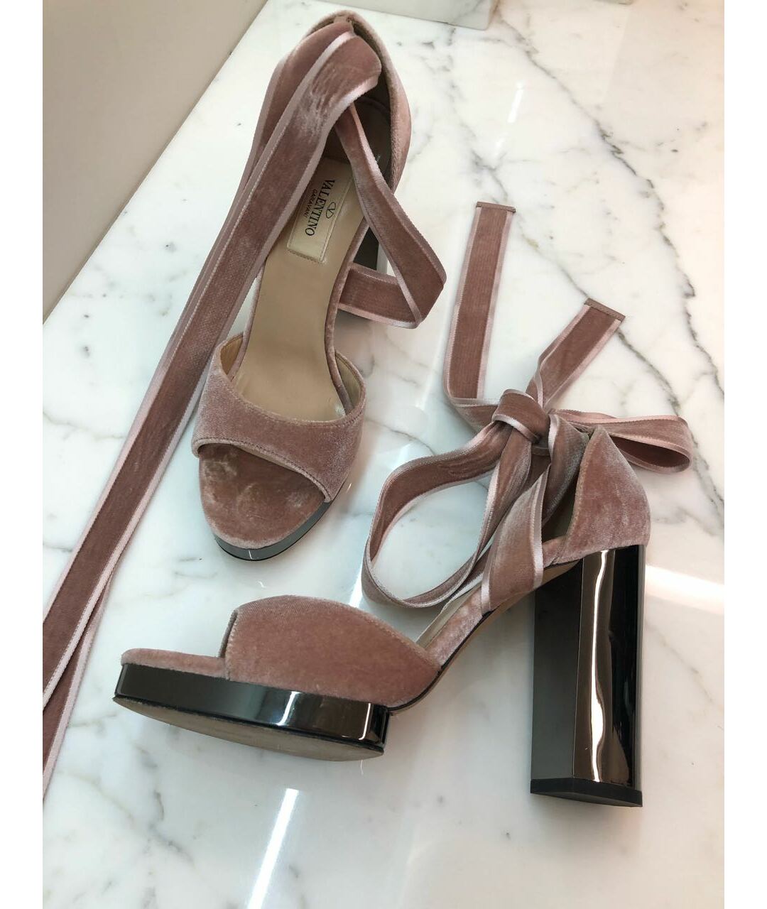 VALENTINO Розовые бархатные босоножки, фото 5