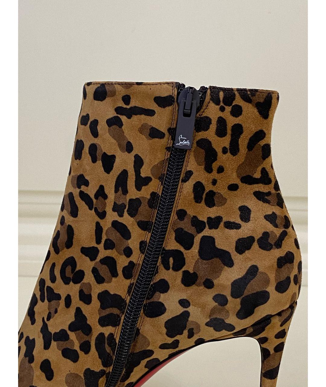 CHRISTIAN LOUBOUTIN Коричневые замшевые ботильоны, фото 5