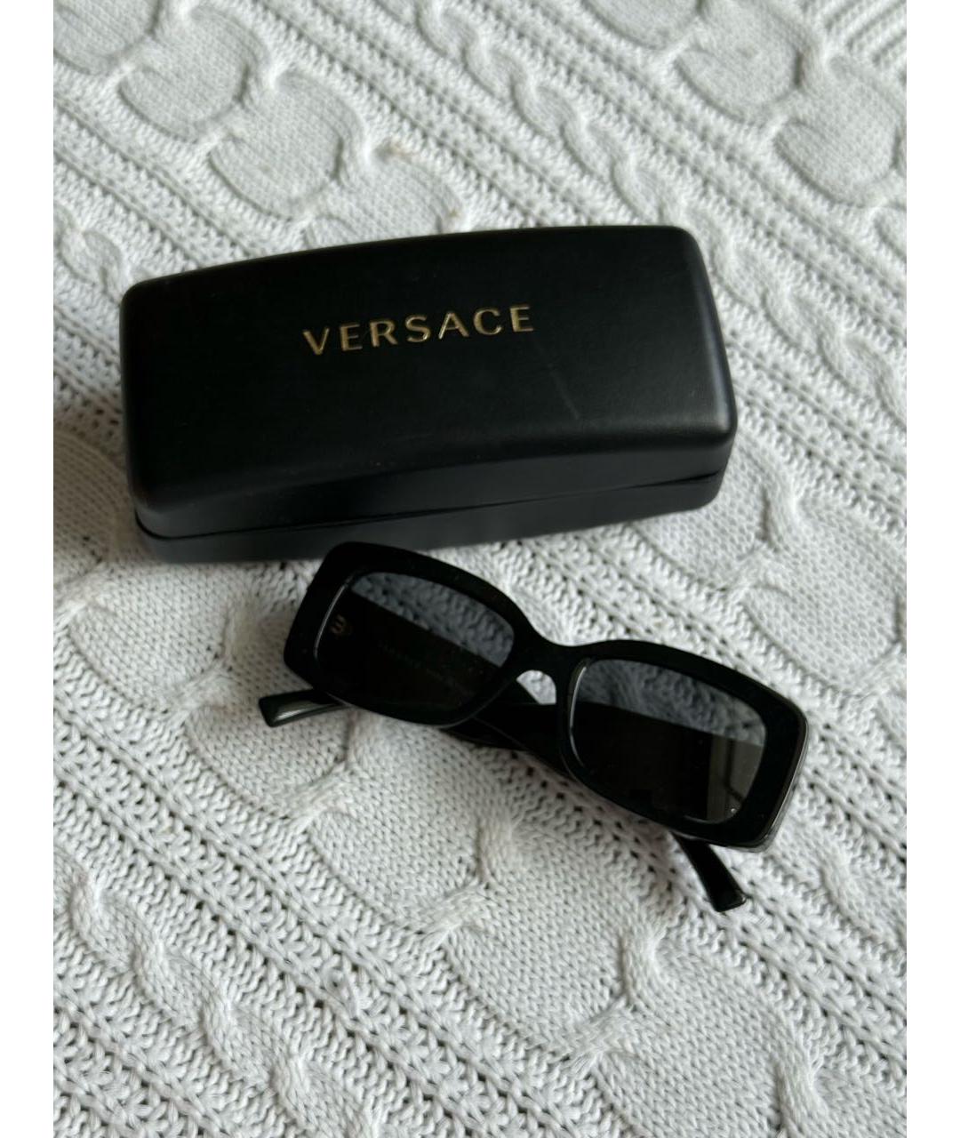 VERSACE Черные пластиковые солнцезащитные очки, фото 3