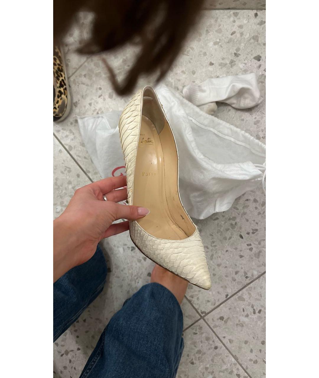 CHRISTIAN LOUBOUTIN Белые туфли из экзотической кожи, фото 2