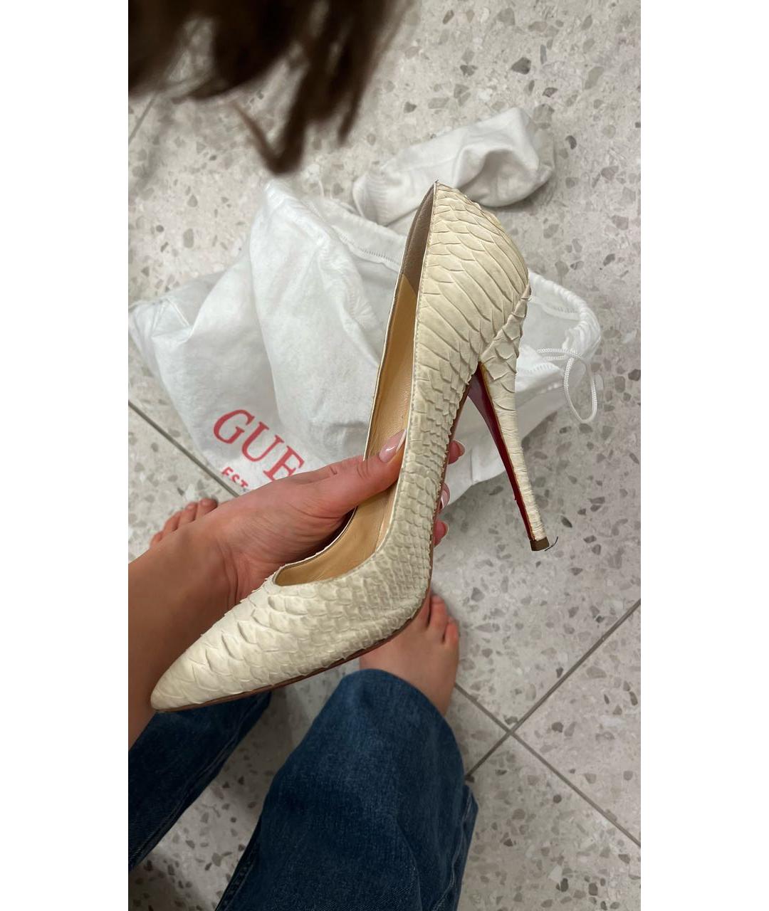 CHRISTIAN LOUBOUTIN Белые туфли из экзотической кожи, фото 3