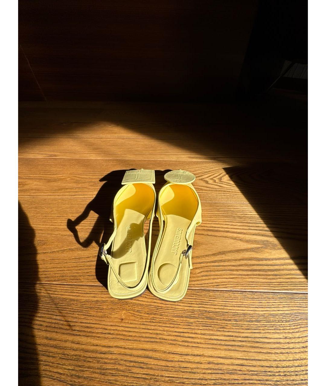 JACQUEMUS Желтые кожаные лодочки на низком каблуке, фото 3