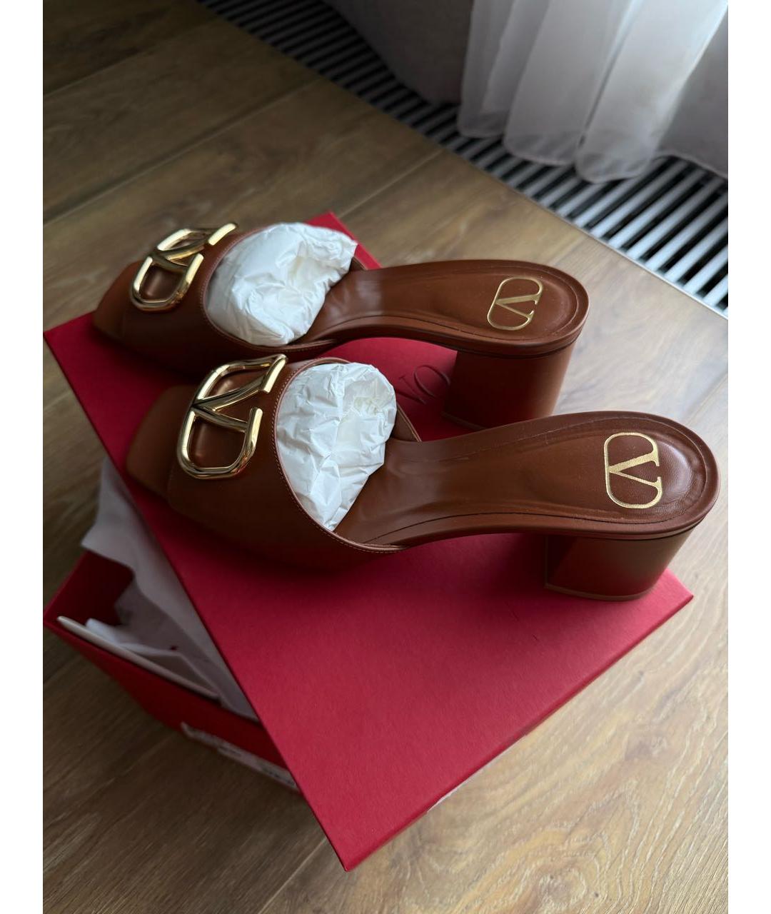 VALENTINO Коричневые кожаные мюли, фото 4