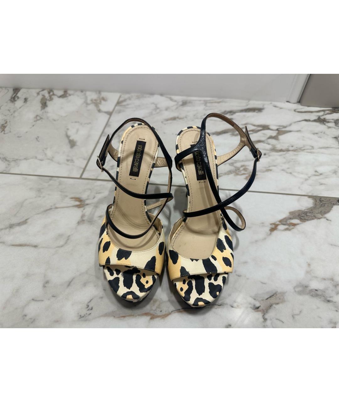 ROBERTO CAVALLI Кожаные босоножки, фото 2