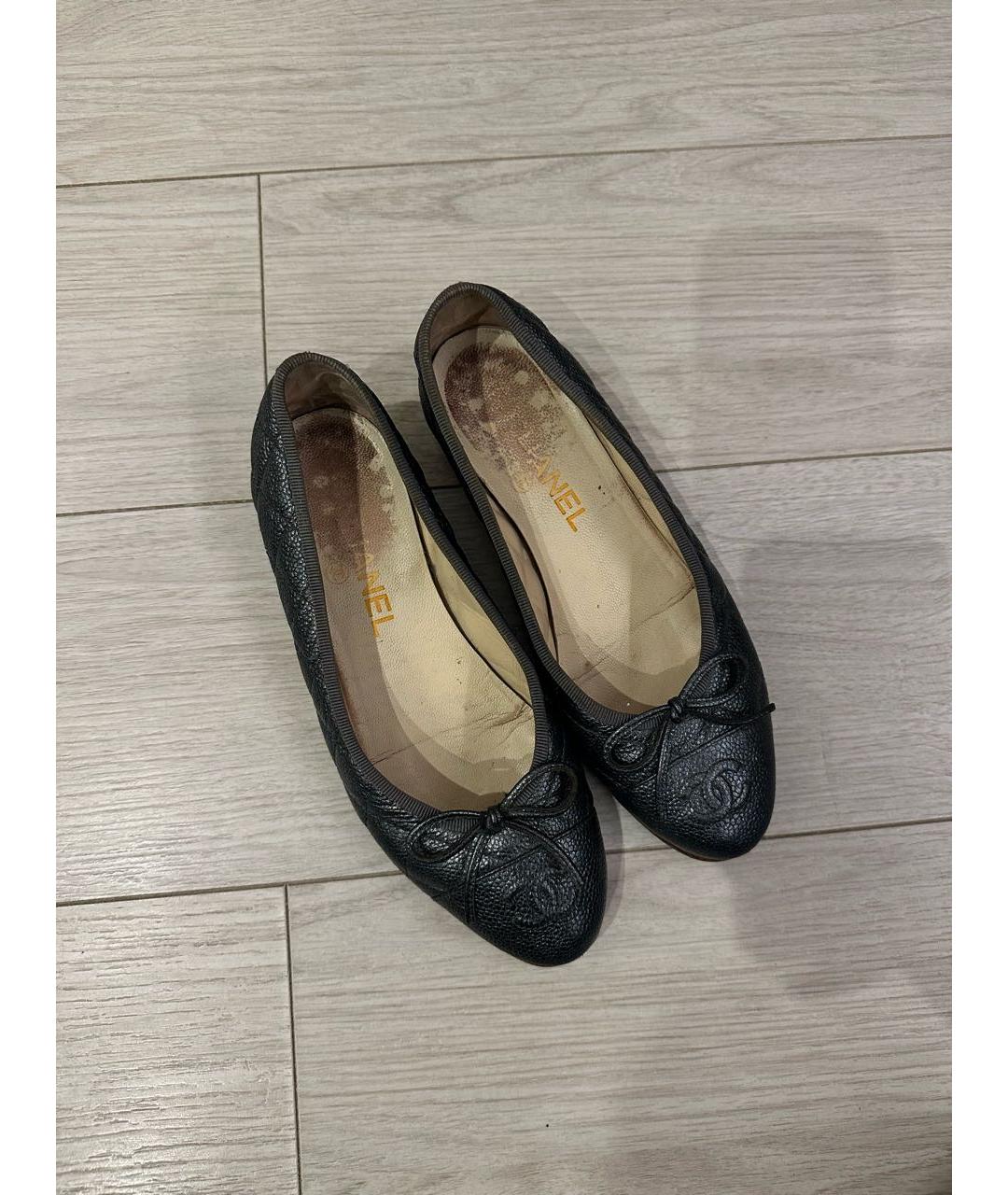 CHANEL Антрацитовые кожаные балетки, фото 3