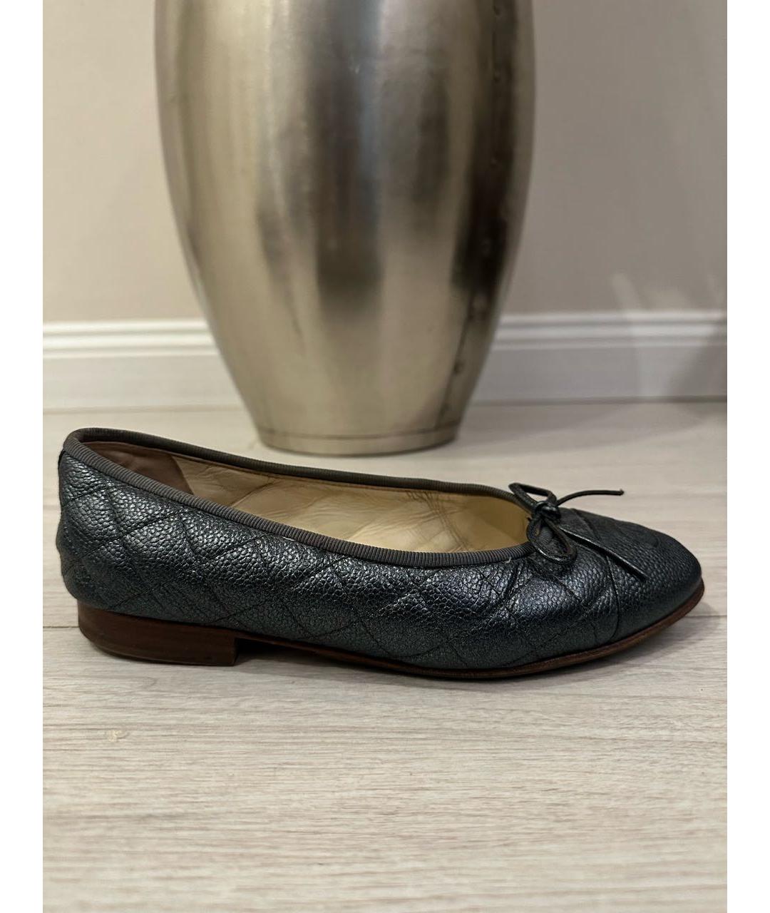 CHANEL Антрацитовые кожаные балетки, фото 6