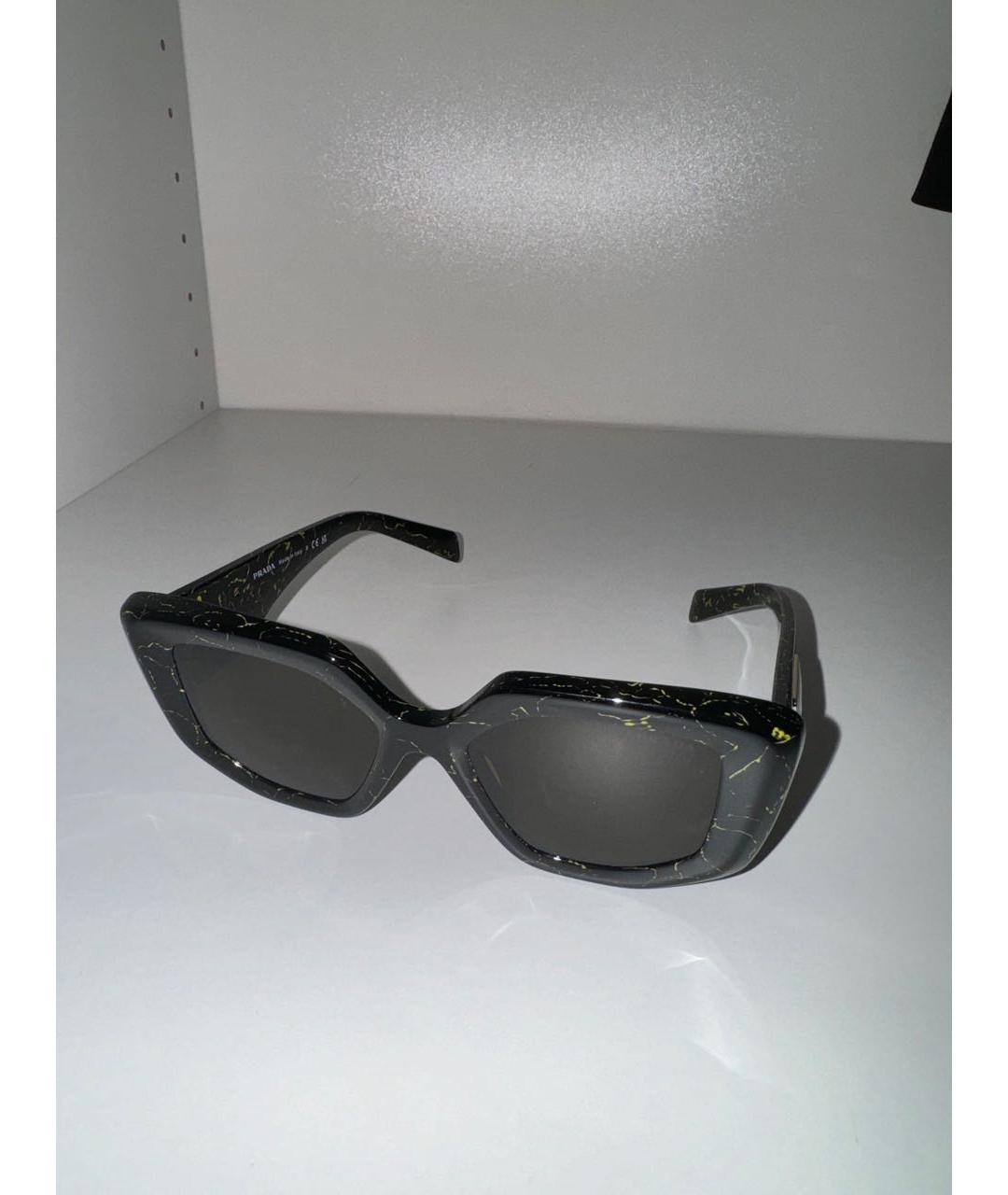 PRADA Черные пластиковые солнцезащитные очки, фото 4