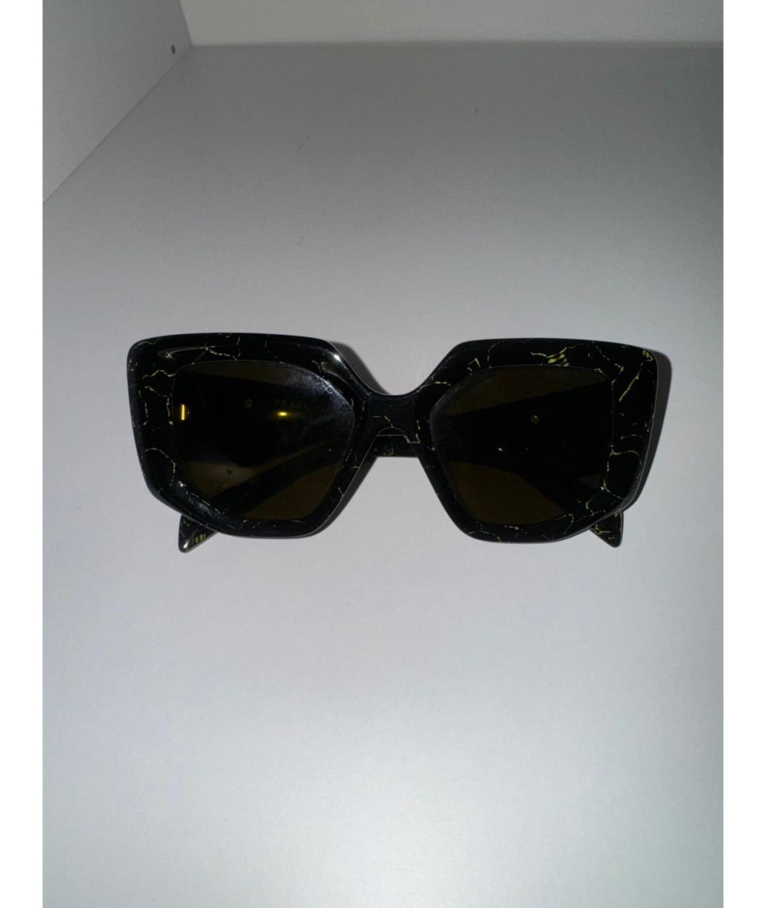 PRADA Черные пластиковые солнцезащитные очки, фото 3