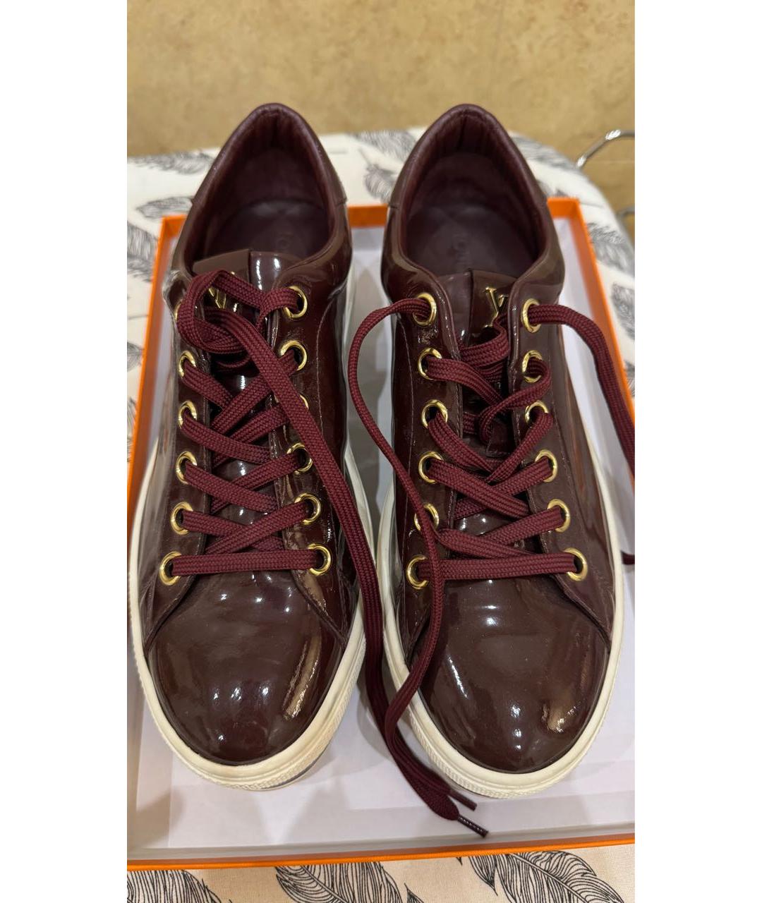 LOUIS VUITTON Бордовые кеды из лакированной кожи, фото 2