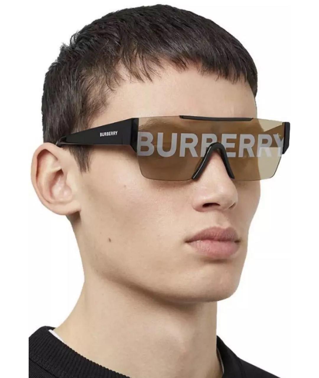 BURBERRY Черные пластиковые солнцезащитные очки, фото 2