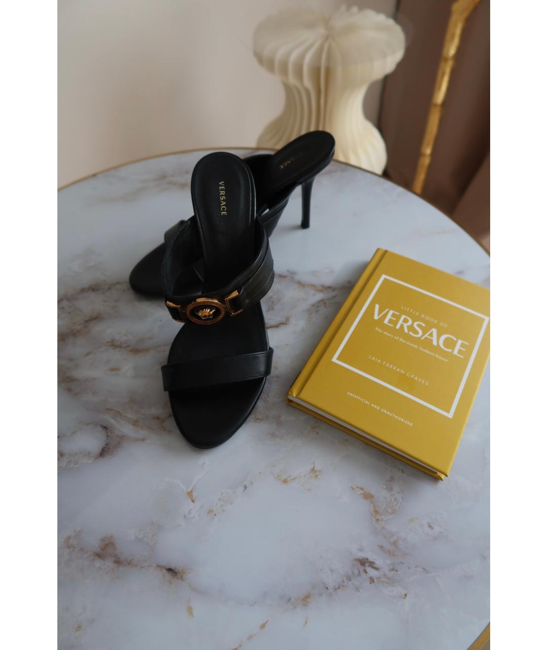 VERSACE Черные кожаные босоножки, фото 3