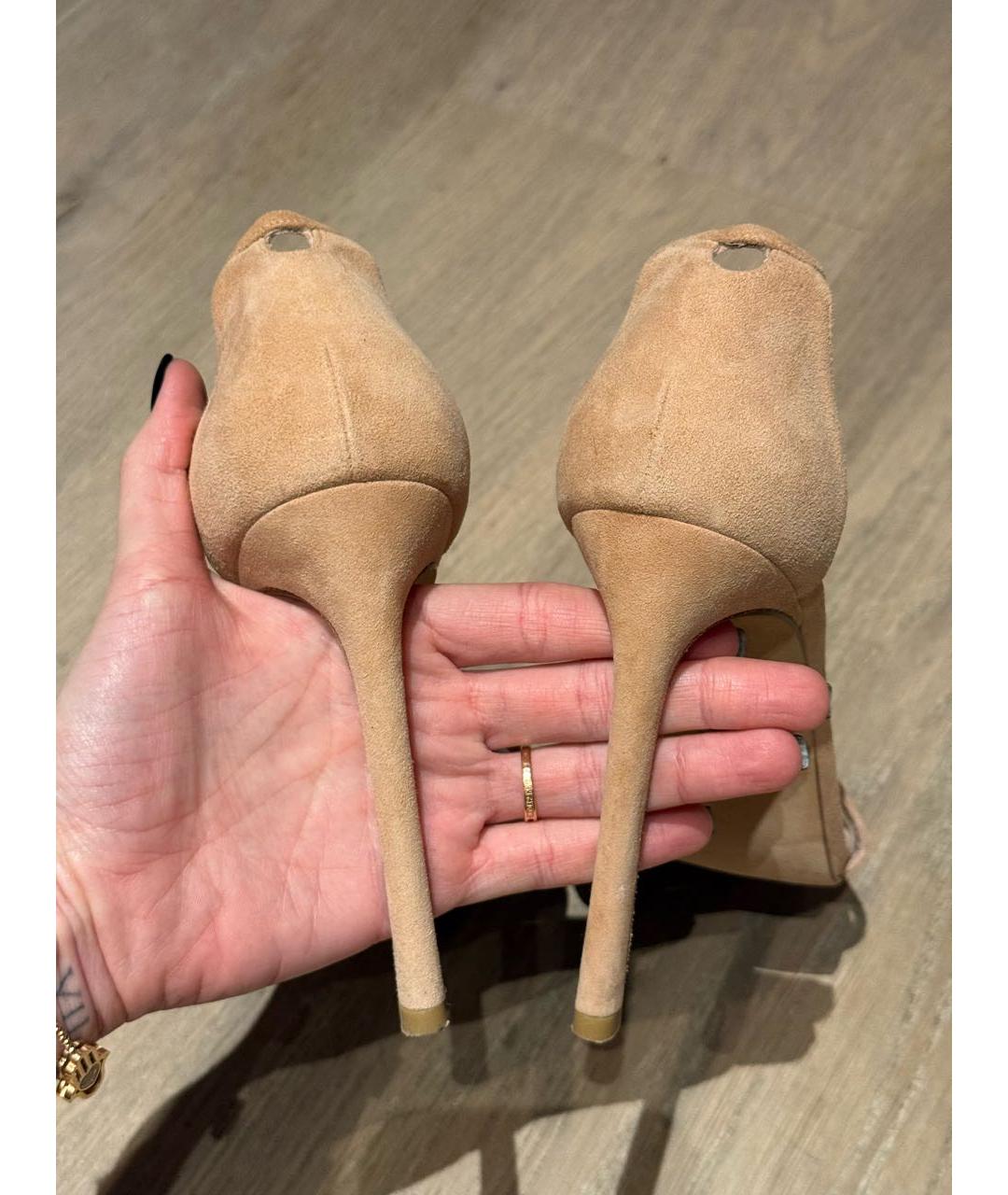 STUART WEITZMAN Бежевые замшевые босоножки, фото 4