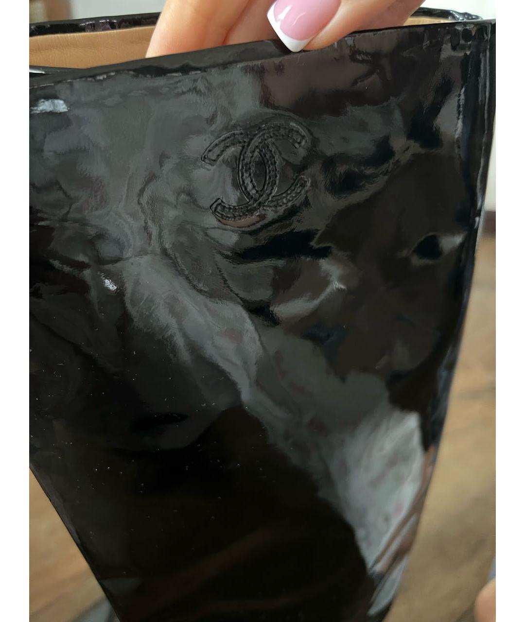 CHANEL Черные сапоги из лакированной кожи, фото 3