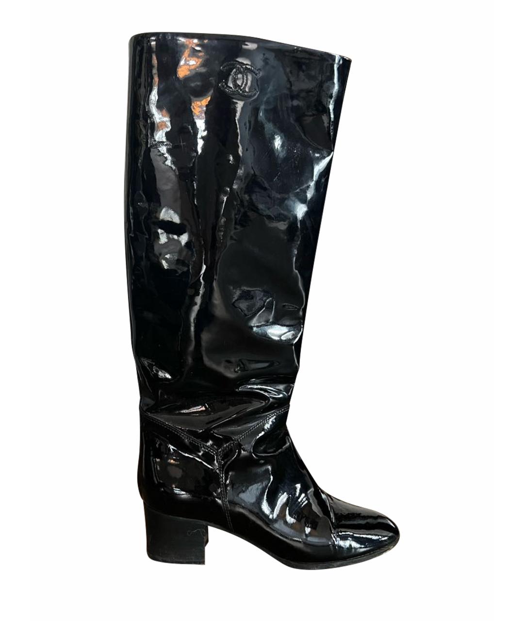 CHANEL Черные сапоги из лакированной кожи, фото 1