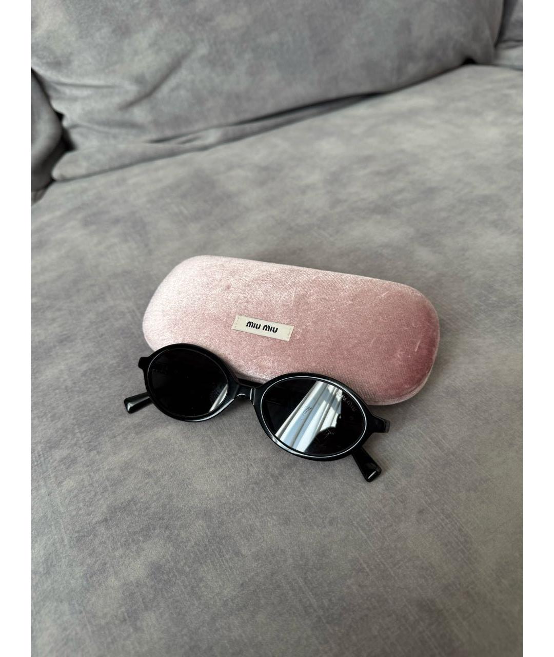 MIU MIU Черные пластиковые солнцезащитные очки, фото 2