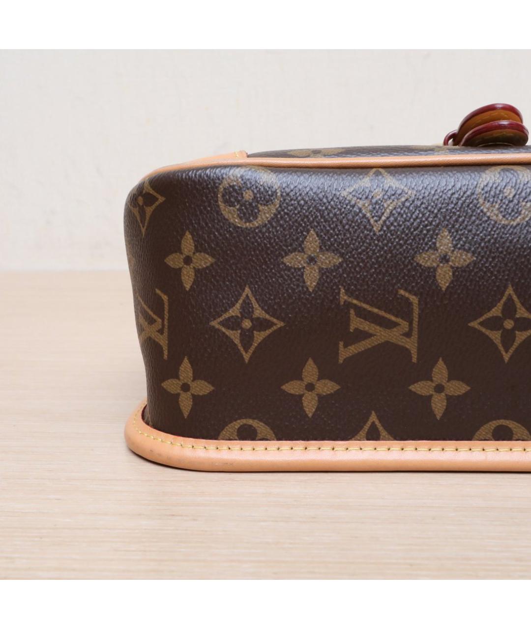 LOUIS VUITTON Коричневая кожаная сумка через плечо, фото 9