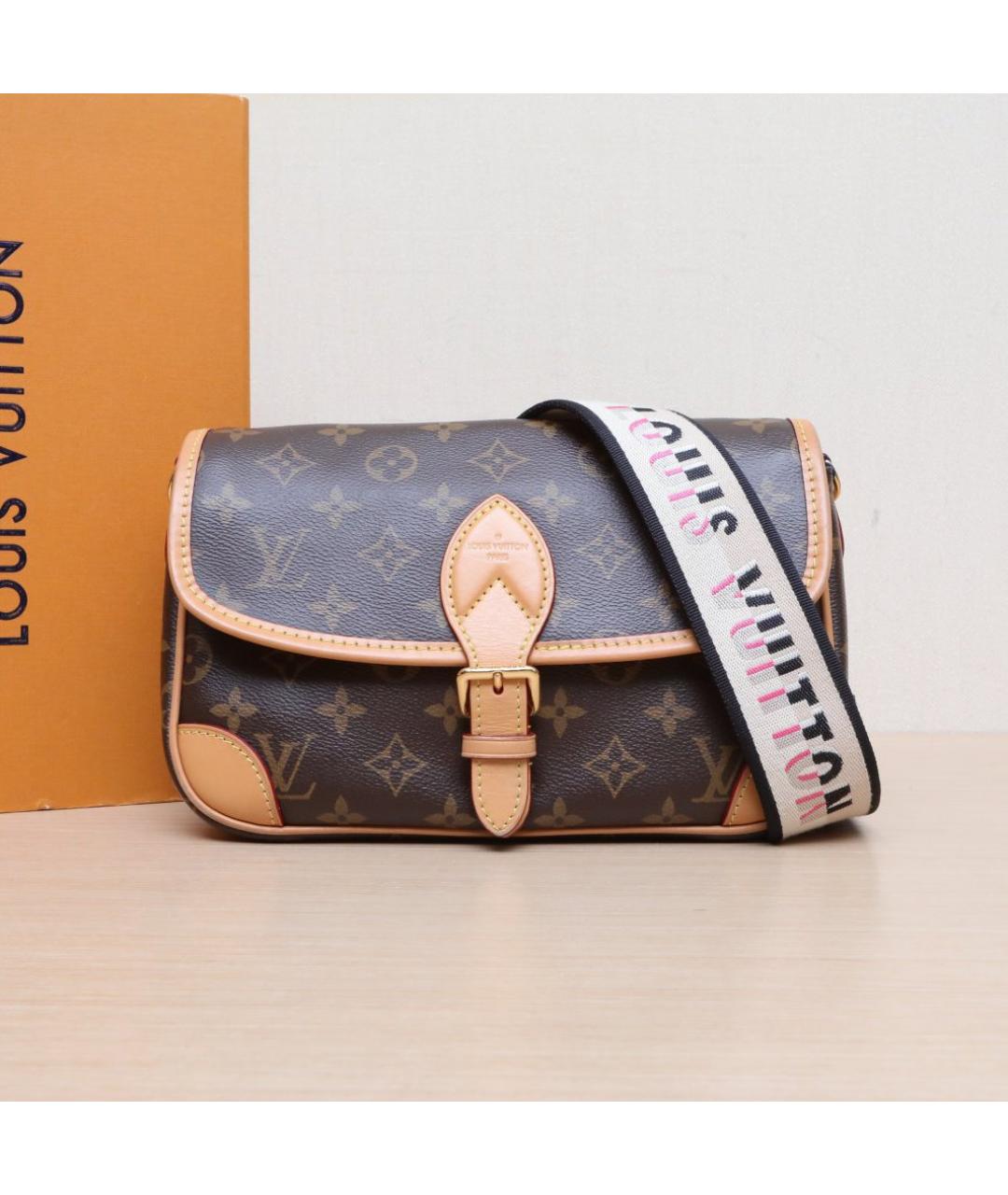 LOUIS VUITTON Коричневая кожаная сумка через плечо, фото 2