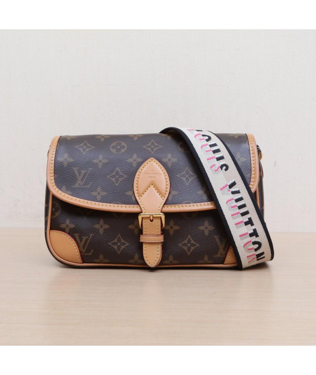 LOUIS VUITTON Коричневая кожаная сумка через плечо, фото 3