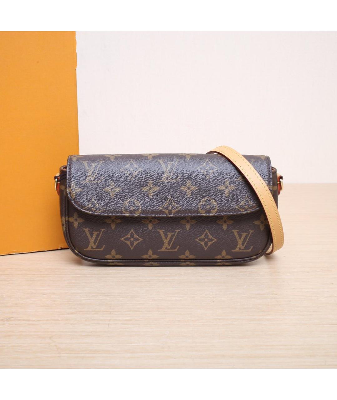 LOUIS VUITTON Коричневая кожаная сумка через плечо, фото 2