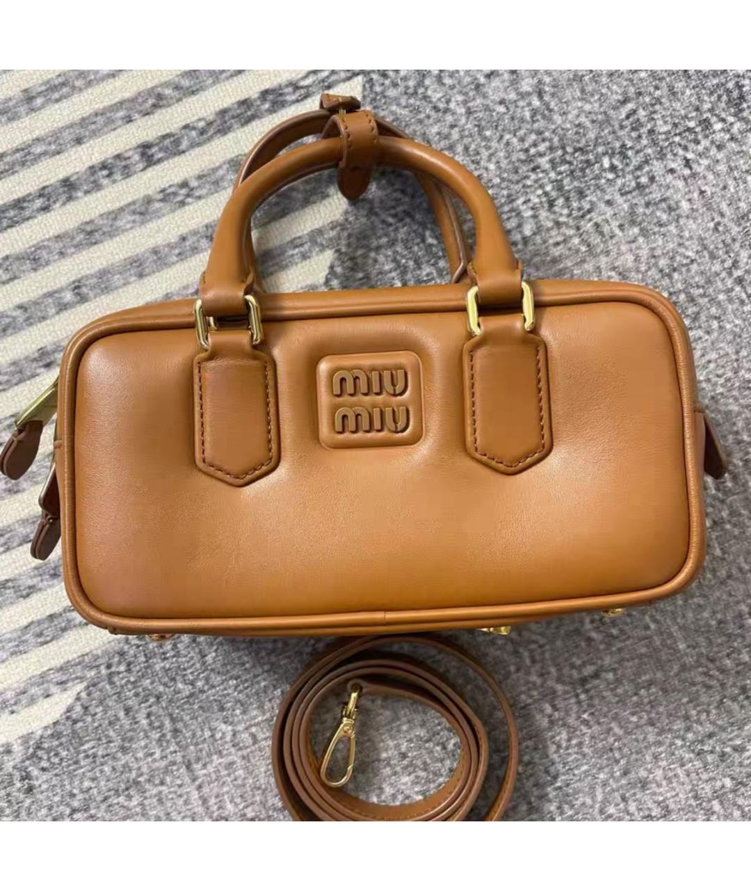 MIU MIU Коричневая кожаная сумка с короткими ручками, фото 2
