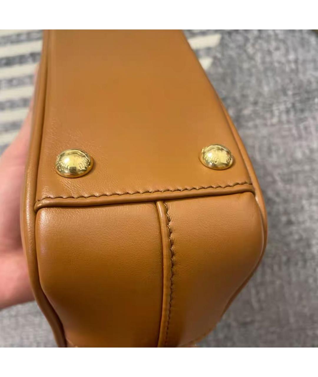 MIU MIU Коричневая кожаная сумка с короткими ручками, фото 4